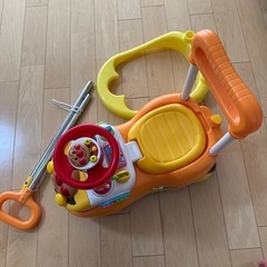 アンパンマンよくばりビジーカー　中古