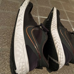ナイキ スポーツスニーカーの画像