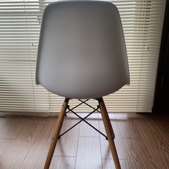 シェルチェア　リプロダクト　イームズ
の画像