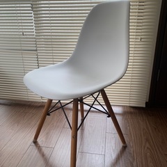 シェルチェア　リプロダクト　イームズ
