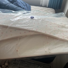 ベビーベッドの画像