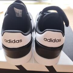 アディダス　スニーカー19cmの画像