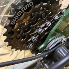 【取引中】【使用歴2ヶ月】折りたたみ自転車 20インチ グリーン シマノ 6段変速 カギ ライト カゴの画像