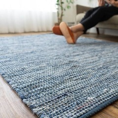 ラグ デニム生地 青 グラデーション 夏の画像