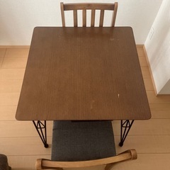 ダイニングテーブル　チェアセットの画像