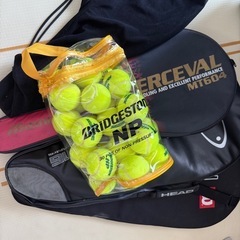 受付終了
【対面不要、無料】大分駅近。テニスラケットとボールの画像