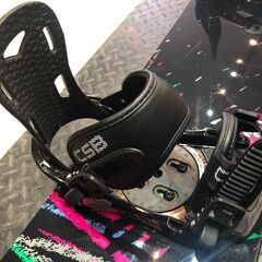 ★初心者にオススメ! 美品! SWIVEL CHIFFON スウィベル シフォン 146㎝ バインサイズS スノーボードセット レディース  リサイクルショップ札幌　買取本舗　西野店の画像