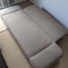 【交渉中です】ソファーベッド（2~3人掛けサイズ）の画像