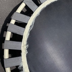 1人用 トランポリンの画像