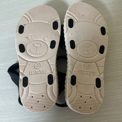 ビーチサンダル　韓国　キッズ ラバーサンダル 17cm 黒 花 女の子の画像