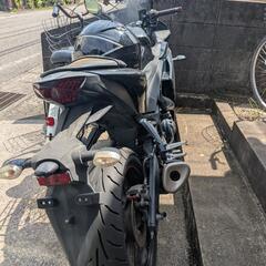 バイクとヘルメットの画像