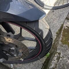 バイクとヘルメットの画像