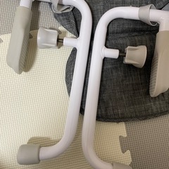 リッチェル　あんよがぶらぶらしないテーブルチェアの画像