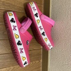 crocsサンダル ミニー柄 ピンク　約20cmの画像
