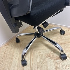 【定価2万円】オットマン付きメッシュチェア（リクライニング・ヘッドレスト付）※使用感あり・現状渡しの画像
