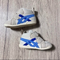 アシックス ファーストシューズの画像