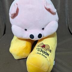 プーさんネックピローディズニー正規品とブタのぬいぐるみ新品セットの画像