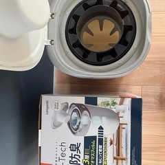 Combi Poi-Tech W防臭ゴミ箱の画像