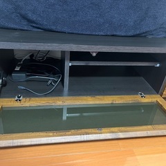 落ち着いた雰囲気のテレビボードの画像