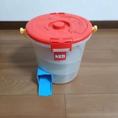 トミカ　でるでるバケツの画像