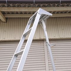 🔴山口市、アルミ園芸三脚9段270cm￥27900⇒￥14000🔴軒先トヒ掃除可能🔴美品❗の画像