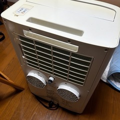 トヨトミ　スポット冷暖房機能付きエアコン　TAD-22NW（23年製・稼働歴は 4ヶ月間のみ）の画像