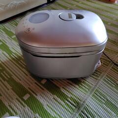 炊飯器（ジャンクだけど内釜はきれい）の画像