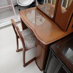 ★ジモティー割あり★ドレッサーチェア付　BR　※動作確認済み　※電球欠品　※キズ　スレあり　　 高さ(H)154cm× 幅(W)64cm× 奥行(D)38.5cmの画像