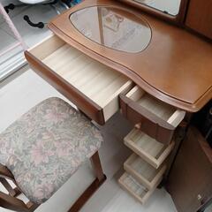 ★ジモティー割あり★ドレッサーチェア付　BR　※動作確認済み　※電球欠品　※キズ　スレあり　　 高さ(H)154cm× 幅(W)64cm× 奥行(D)38.5cmの画像