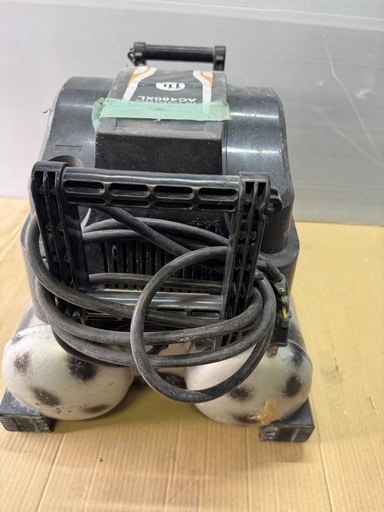  マキタ 高圧エアコンプレッサ AC460XL 通電・エア確認済み！満タン8分 動作品 傷多め 現状品