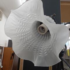 ★ジモティー割あり★ドレッサーチェア付　BR　※動作確認済み　※電球欠品　※キズ　スレあり　　 高さ(H)154cm× 幅(W)64cm× 奥行(D)38.5cmの画像
