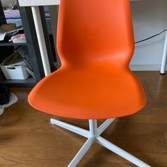【無料】【引き渡し者決定】IKEA製シンプルな机と椅子のセットの画像
