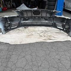 レクサスLS600h LS460後期フロントバンパー　の画像