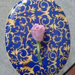 　フローラル　陶器　蓋付き入れ物　の画像