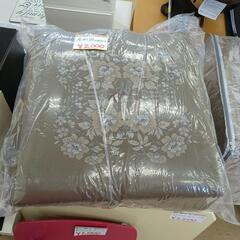座布団 4枚セット 和柄 花模様  灰色系 在庫2セット 和室 来客用 【こちらは店舗です。浜村鹿野温泉ICから3分 買取本舗 宮本リサイクル 営業時間9～19時 定休日水曜のみ←連絡できませんm(_ _)m】（の画像