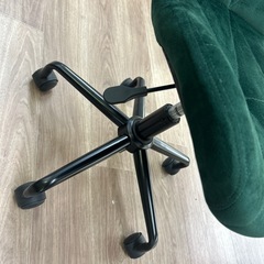 キャスター付きの椅子(緑)の画像
