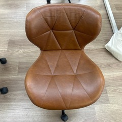 キャスター付きの椅子(茶フェイクレザー)