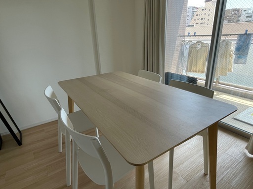 ?【IKEA】LISABOダイニングテーブル（140×78cm）＋JANINGEチェア4脚セット（とても良い状態）お譲りします
