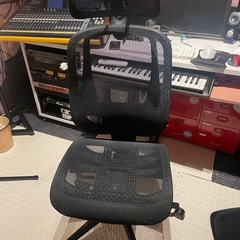 ⭐︎ニトリオフィスチェアOC503 BK肘掛付属⭐︎あまり使っておりませんの画像