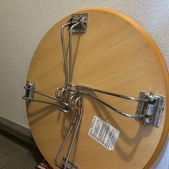 丸テーブル　折りたたみ式の画像