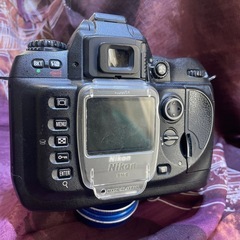 Nikon D100 レンズ付きの画像