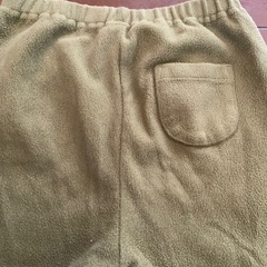 ユニクロ　オリーブグリーン　フリースパンツ　サイズ110センチの画像