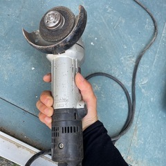 マキタ　モデル　9535 ディスクグラインダ　の画像