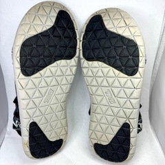 TEVA サンボーン 24cm モノトーン柄 軽量スポサン 街もアウトドアも◎の画像