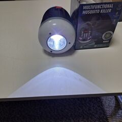電気蚊取り機　ライト付き　充電式の画像