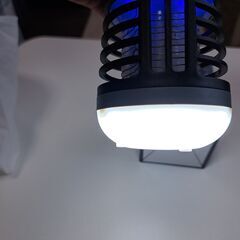 電気蚊取り機　ライト付き　充電式の画像