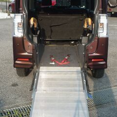 H27年 ダイハツ　タントカスタム X SA2スローパー  福祉車両スローパー  車イス固定、手すり 両側パワースライドドア  17317の画像