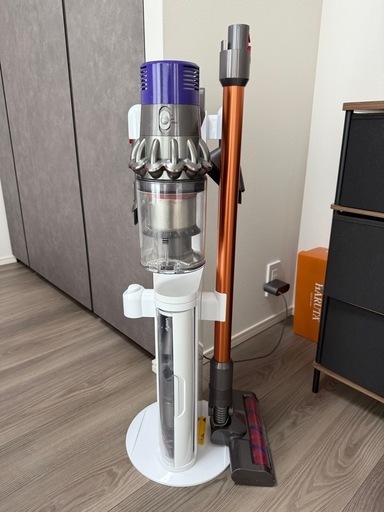 ダイソーSV 12コードレス掃除機／備品付き