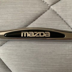 美品 　MAZDA 純正ナンバーフレーム 1枚の画像