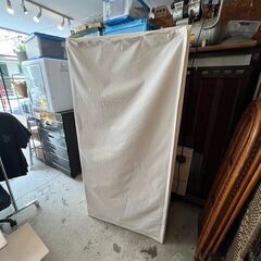 【武蔵小山店】 　配送可！　 追加棚2枚付き(計5枚)　無印良品 MUJI パイン材 ユニットシェルフ　ワードローブ 布カバー 付きクローゼット ハンガーラック 木製ラック シンプル家具 衣類収納 天然木 無垢材 収納家具 木製ワードローブ 北欧風家具 ナチュラルインテリア 無印 棚板 高さ調整可能 棚板5枚　シェルフ　ラック　棚　オープンシェルフ　の画像